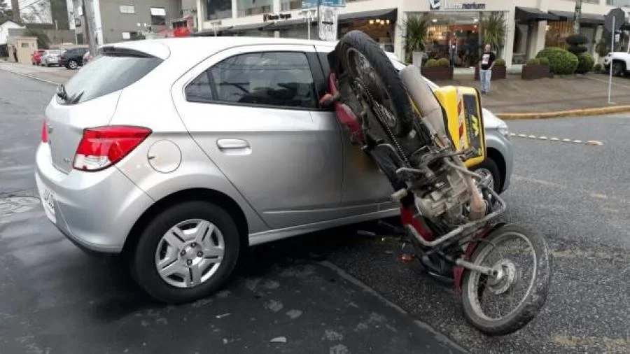 Acidentes no trÃÂ¢nsito deixaram mais de 1,6 milhÃÂ£o feridos em 10 anos, diz Abramet