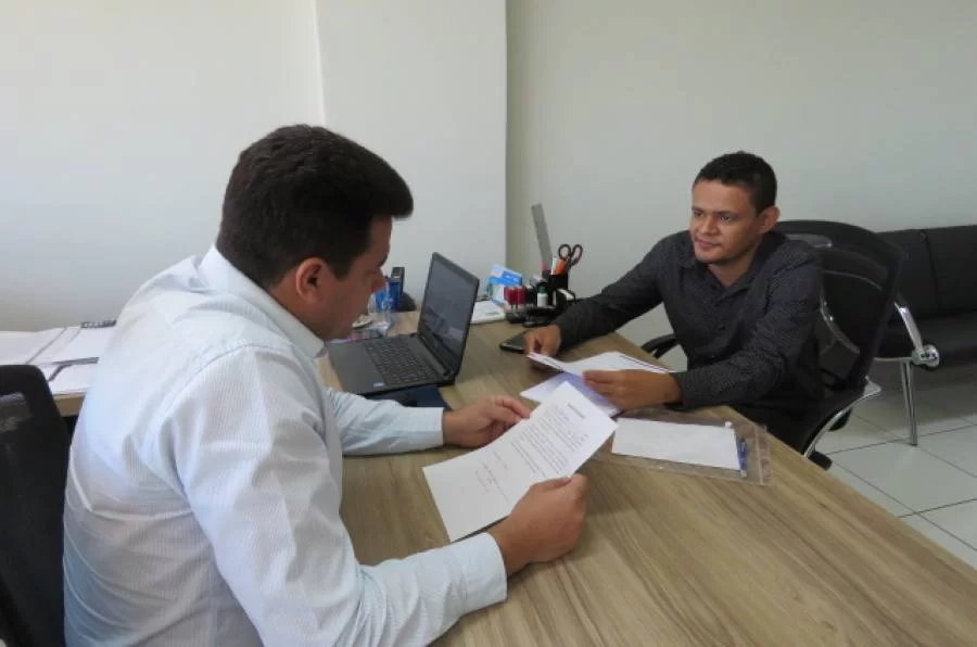 MÃÂ¡ prestaÃÂ§ÃÂ£o de serviÃÂ§os da Claro em Lagoa da ConfusÃÂ£o, ÃÂ© discutida entre Procon e vice-prefeito