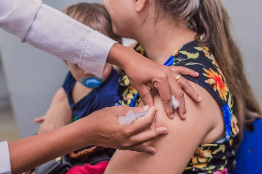 SaÃÂºde orienta sobre a vacinaÃÂ§ÃÂ£o contra a febre amarela