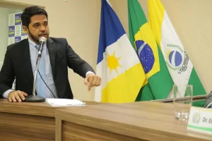 Relatora apresenta voto declarando irregularidades feitas por ex-gestor Washington Ayres durante perÃÂ­odo ÃÂ¡ frente do legislativo municipal