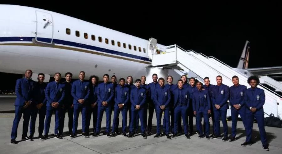 SeleÃÂ§ÃÂ£o brasileira desembarcou na RÃÂºssia, neste domingo (10)