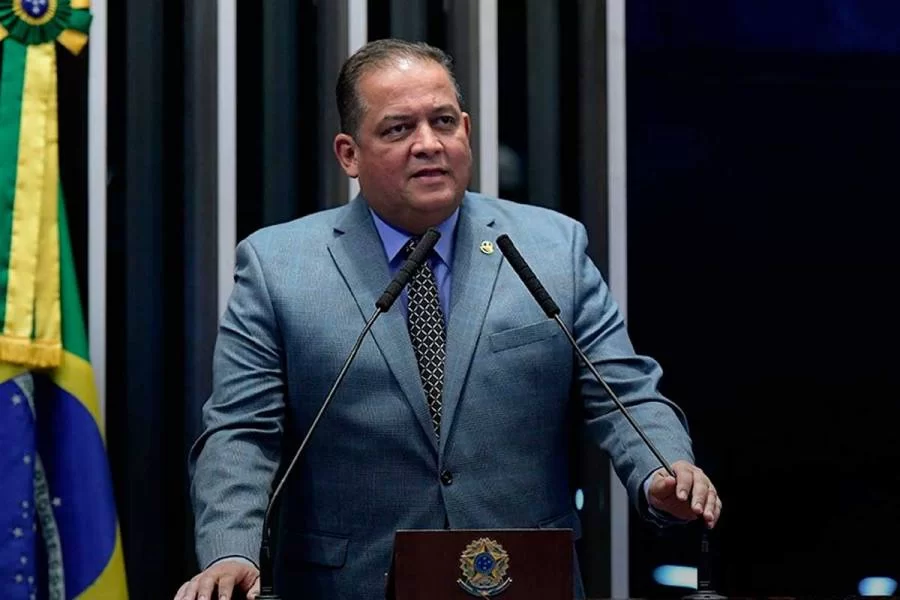 Eduardo Gomes oficializa ida para secretaria de governo de Carlesse e exalta biografia de Siqueira Campos