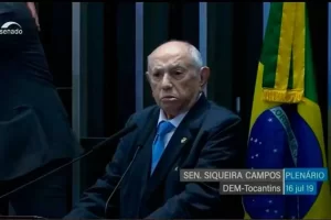 Preste a completar 91 anos, Siqueira Campos assume vaga no Senado