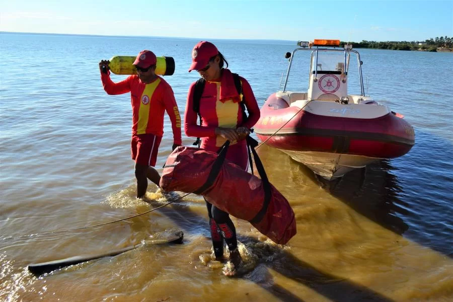 Pescador cai no Araguaia e Corpo de Bombeiros Militar ÃÂ© acionado para buscas