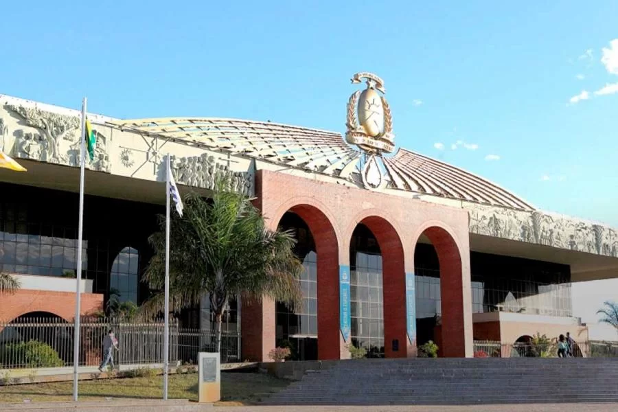 Estado terÃÂ¡ que indenizar servidora em quase R$ 130 mil por desvio de funÃÂ§ÃÂ£o