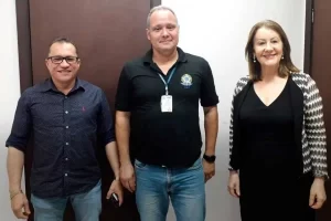 Prefeita de GuaraÃÂ­ cobra no DNIT finalizaÃÂ§ÃÂ£o das obras na avenida Bernardo SayÃÂ£o