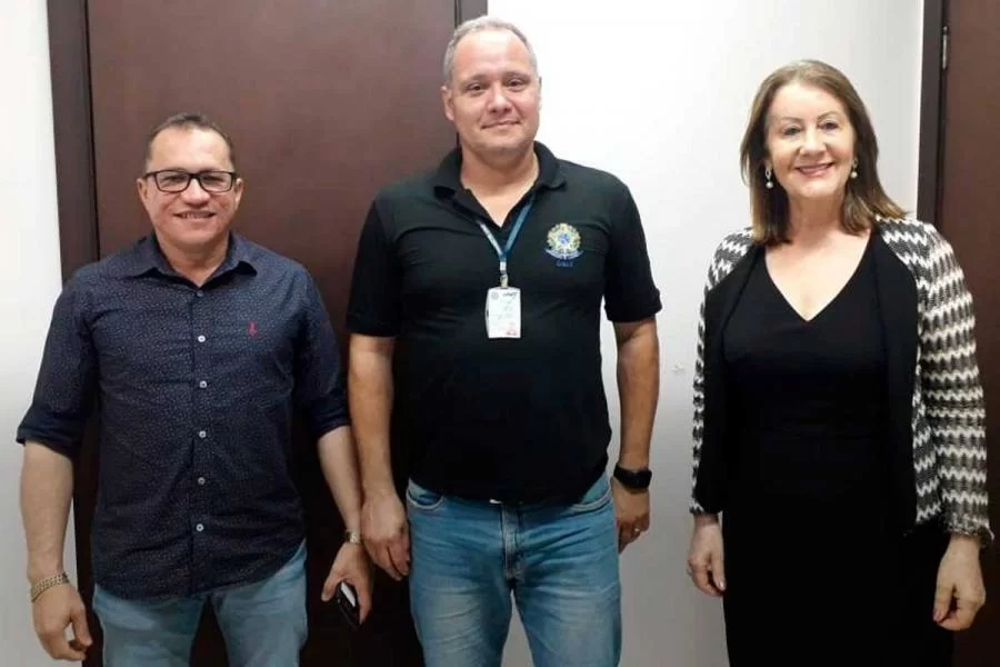 Prefeita de GuaraÃÂ­ cobra no DNIT finalizaÃÂ§ÃÂ£o das obras na avenida Bernardo SayÃÂ£o