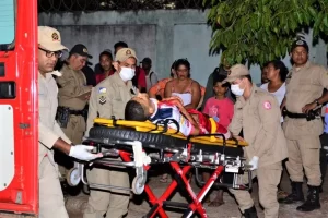 ApÃÂ³s receber tiros, vÃÂ­tima ÃÂ© socorrida pelo Corpo de Bombeiros Militar