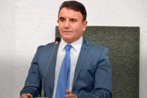 Processos contra Eduardo Siqueira voltam para a JustiÃÂ§a Federal do TO