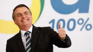Celular de Jair Bolsonaro foi alvo da aÃÂ§ÃÂ£o de hackers, afirma ministÃÂ©rio