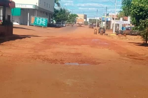 Vereador chama atenÃÂ§ÃÂ£o para o "descaso" com os buracos em ruas de Colinas