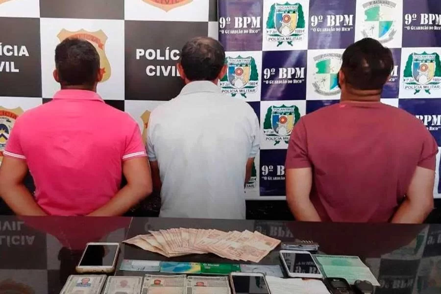 TrÃªs suspeitos de estelionato sÃÂ£o presos apÃÂ³s tentar aplicar golpe em banco de AugustinÃÂ³polis