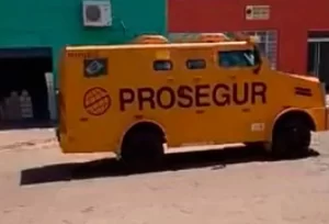 Ataque de criminosos a carro-forte leva tensÃÂ£o a moradores de povoado em Arapoema