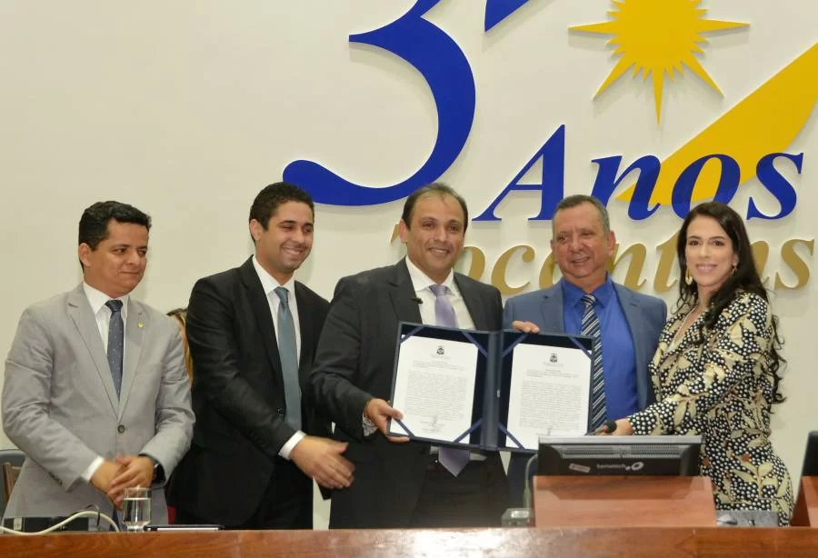 Gleydson Nato ÃÂ© empossado na vaga de Eduardo Siqueira Campos