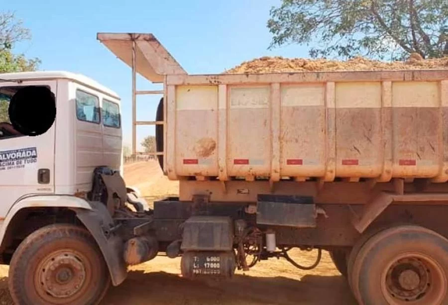 DoaÃÂ§ÃÂµes de mais de 60 caminhÃÂµes de cascalho em Alvorada sÃÂ£o alvo de investigaÃÂ§ÃÂ£o do MP