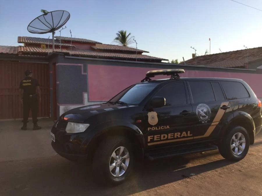 PF cumpre mandados contra grupo que invadia sistema da Caixa