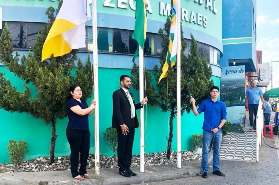 Celso Morais prestigia inauguraÃÂ§ÃÂ£o de concessionÃÂ¡ria em ParaÃÂ­so