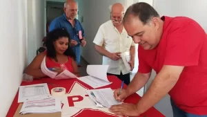 ZÃÂ© Roberto vence eleiÃÂ§ÃÂ£o sobre Milne Freitas e permanecerÃÂ¡ a frente do PT no Tocantins