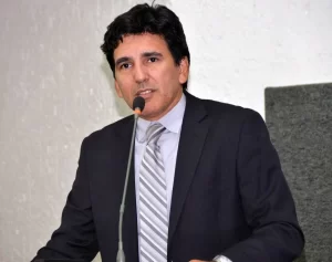 JÃÂºnior Geo questiona atraso no pagamento de progressÃÂµes a servidores