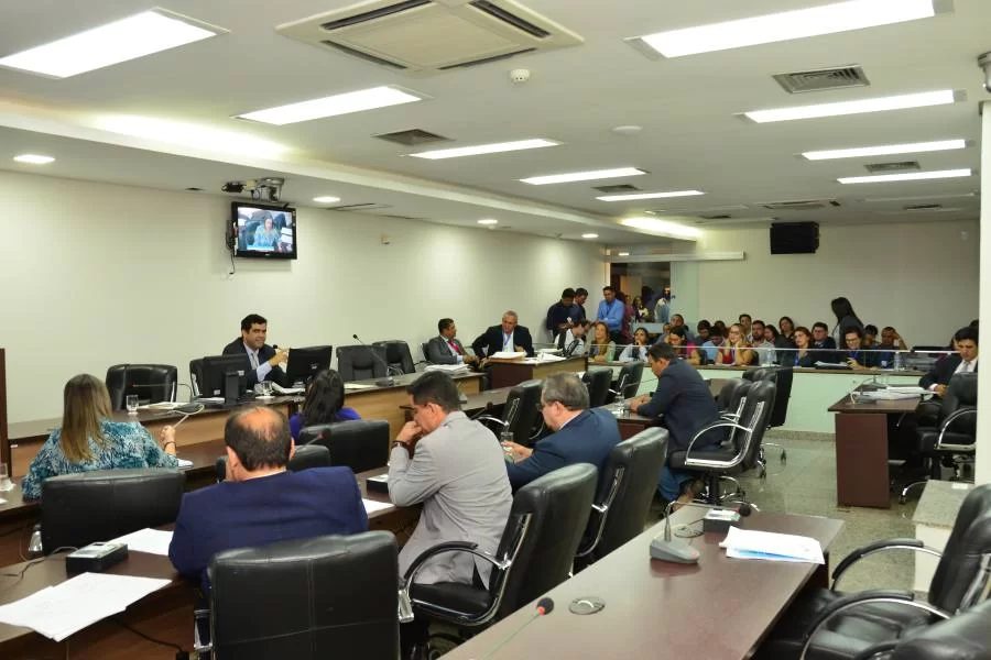 Tramitando: Governo reforÃÂ§a equipes cirÃÂºrgicas por meio de MP