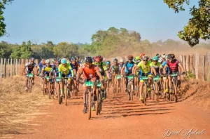 Ciclistas disputam 1ÃÂº etapa do Circuito Mountain Tocantins em ParanÃÂ£