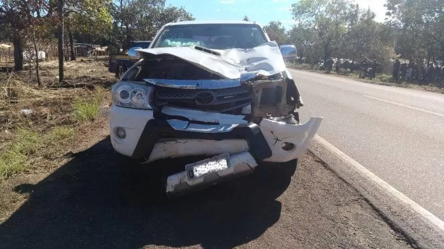 ColisÃÂ£o lateral: Motociclista ÃÂ© arremessado sofrendo ferimentos graves