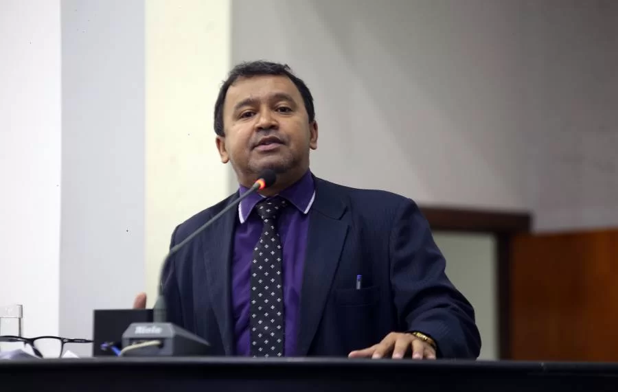 Elenil cobra manutenÃÂ§ÃÂ£o de voos entre AraguaÃÂ­na e Palmas; Passaredo cancelou viagens mesmo com isenÃÂ§ÃÂ£o do ICMS proposta por governo