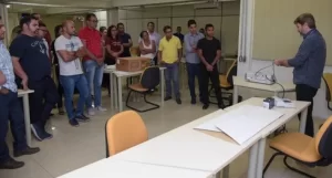 EleiÃÂ§ÃÂ£o ComunitÃÂ¡ria: JustiÃÂ§a Eleitoral orienta mesÃÂ¡rios que irÃÂ£o atuar nas eleiÃÂ§ÃÂµes para o Conselho Tutelar do Estado