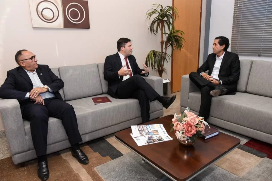 OAB/TO visita procurador-geral de justiÃÂ§a para tratar sobre denÃÂºncia do PlansaÃÂºde