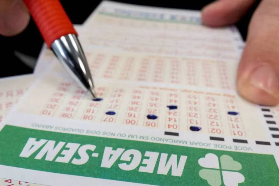 Mega-Sena acumula e prÃÂ³ximo concurso deve pagar R$ 44 milhÃÂµes; sorteio acontece na prÃÂ³xima quarta-feira