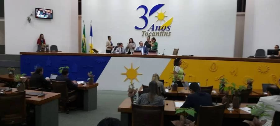 Fim de sessÃÂ£o; regularizaÃÂ§ÃÂ£o fundiÃÂ¡ria e emendas parlamentares entre temas de destaque na Assembleia