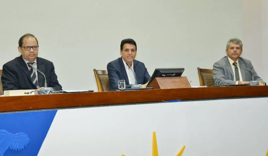 ComissÃÂ£o da Assembleia Legislativa analisa data-base dos poderes estaduais