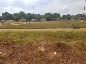 Vereador Leandro Coutinho denuncia abandono das praÃÂ§as pÃÂºblicas de Colinas