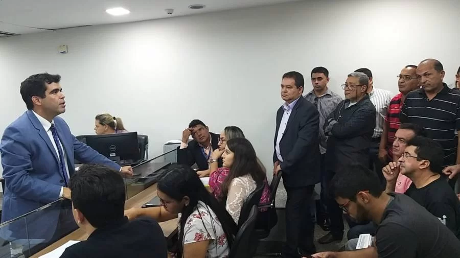 Servidores lotam Plenarinho da Assembleia Legislativa para cobrar data-base integral