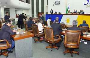 SuspensÃÂ£o de incentivos fiscais a frigorÃÂ­ficos repercute na Assembleia; prefeitos de ParaÃÂ­so e Gurupi  tambÃÂ©m cobram governo posicionamento