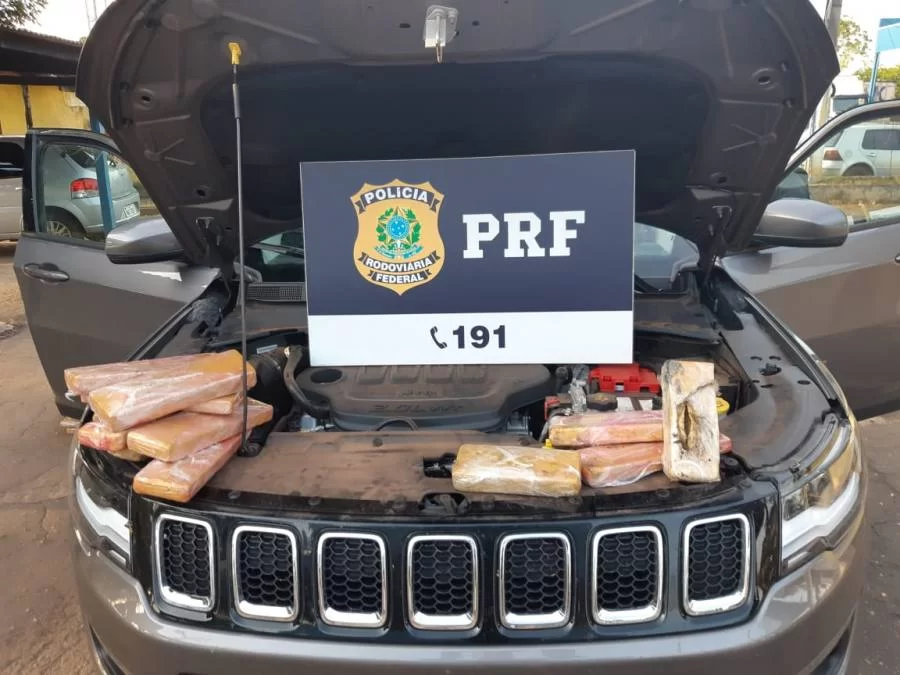 PRF prende suposto advogado com 87 kg de maconha escondidas SUV