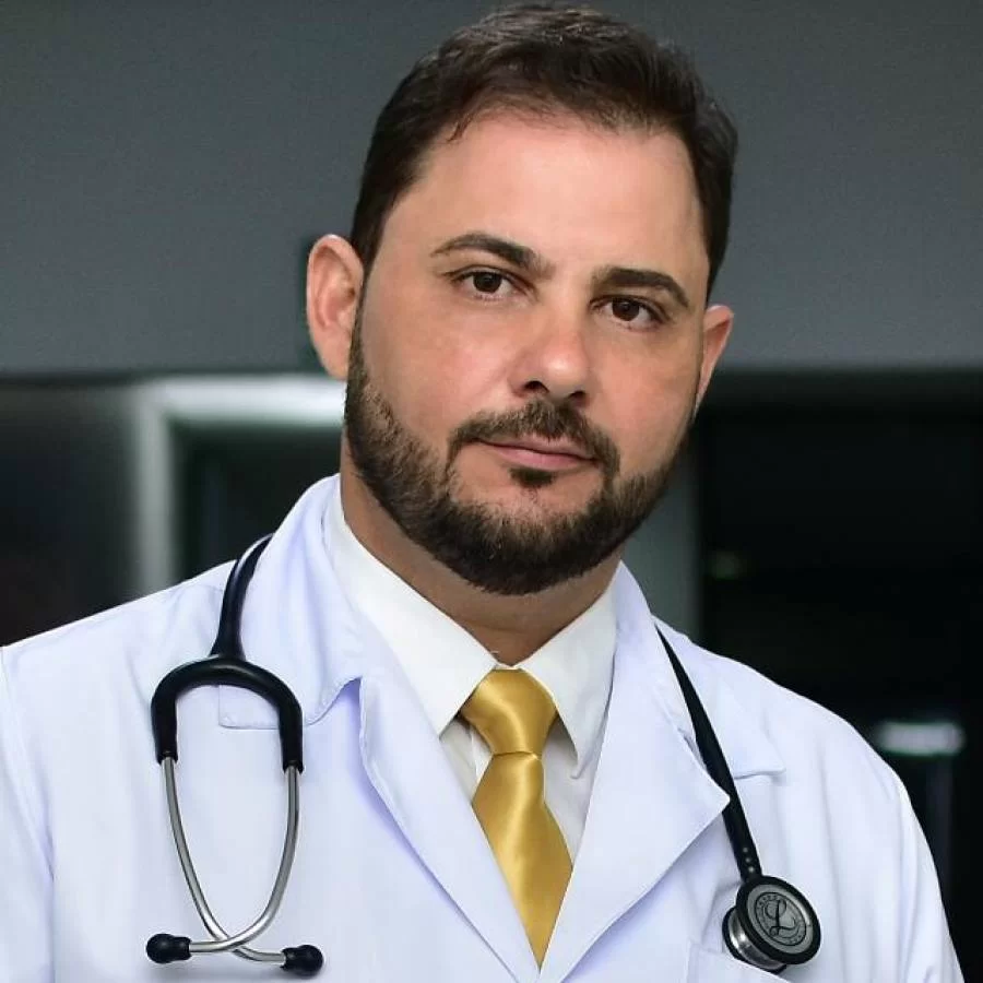 Durante o "Outubro Rosa" mastologista realiza campanha digital "Embaixadoras do amor"