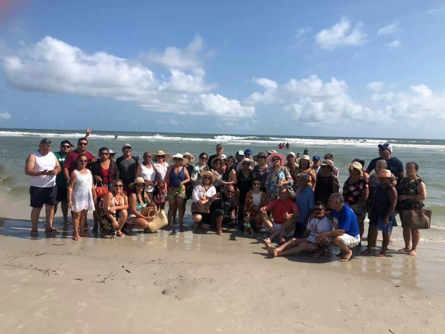 Prefeitura de Arapoema presenteia idosos da cidade com passeio no litoral brasileiro