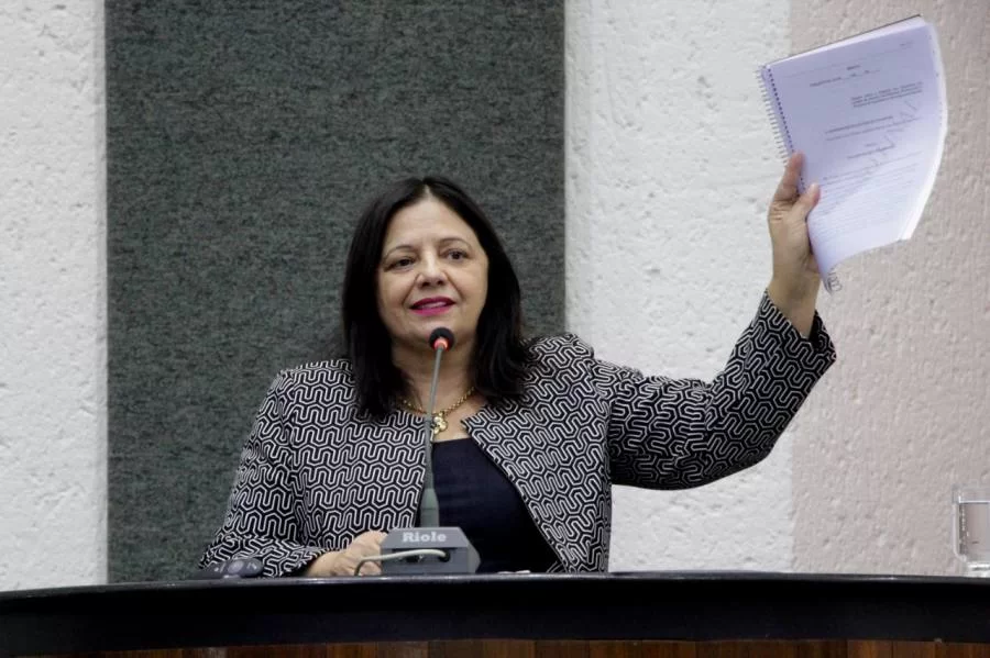 Valderez apoia criaÃÂ§ÃÂ£o de Estatuto dos Agentes de ExecuÃÂ§ÃÂ£o Penal