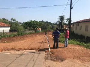 Prefeita de Arapoema comemora inÃÂ­cio das obras de pavimentaÃÂ§ÃÂ£o do Setor IrmÃÂ£ Rita: "conquista sem tamanho para o povo"