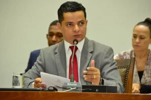 Projeto de Lei de Jorge Frederico que isenta idosos da taxa de renovaÃÂ§ÃÂ£o da CNH ÃÂ© aprovado