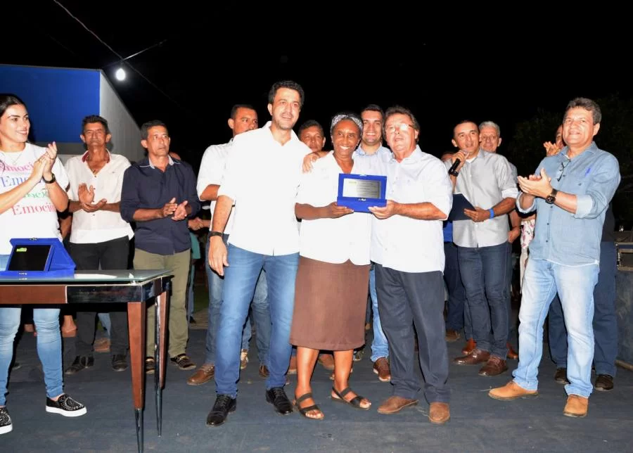 Goianorte inaugura nova sede da prefeitura, entrega veÃÂ­culos e   equipamentos de infraestrutura urbana