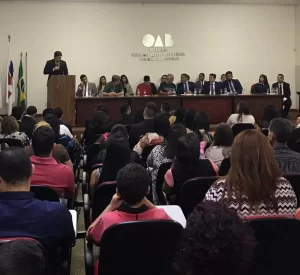 Presidente do TST visita sede da subseÃÂ§ÃÂ£o da OAB em AraguaÃÂ­na