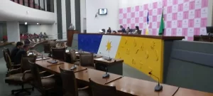 Leitura da LDO e homenagens aos professores em destaque na sessÃÂ£o legislativa desta terÃÂ§a