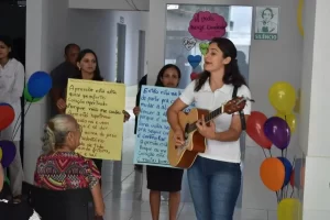 Musicoterapeuta da Prefeitura de Colinas recebe moÃÂ§ÃÂ£o por trabalho desenvolvido com idosos
