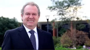 Governador Mauro Carlesse almoÃÂ§a com deputados e discute emendas ÃÂ  LDO