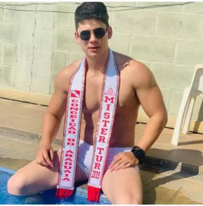 Mister ConceiÃÂ§ÃÂ£o se prepara para o Mister Para Tur