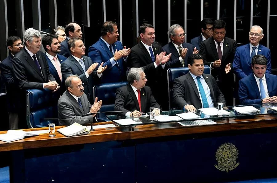 Senado aprova texto-base da reforma da previdÃªncia; KÃÂ¡tia e Eduardo Gomes votam favoraveÃÂ­s e IrajÃÂ¡ contra