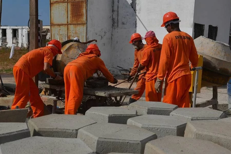 Prefeitura sanciona lei para utilizaÃÂ§ÃÂ£o da mÃÂ£o de obra carcerÃÂ¡ria