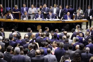 CÃÂ¢mara aprova regras para armas de caÃÂ§adores, atiradores esportivos e colecionadores